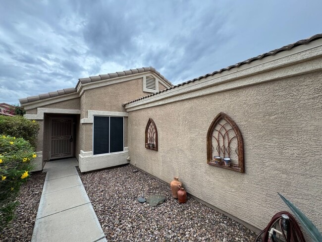 3026 E Pontiac Dr in Phoenix, AZ - Foto de edificio - Building Photo