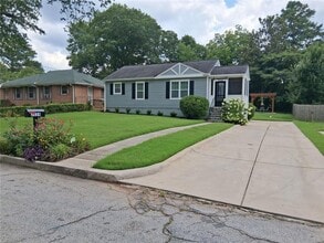 2224 Baker Terrace NW in Atlanta, GA - Building Photo - Building Photo