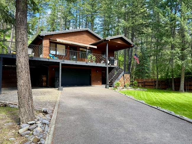 property at 2365 Poplar Pl