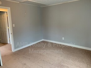 401 Poplar St in Graham, NC - Building Photo - Building Photo