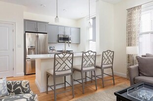 170 W Broadway in Boston, MA - Building Photo