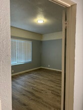 504 N Stanislaus St in Stockton, CA - Foto de edificio - Building Photo