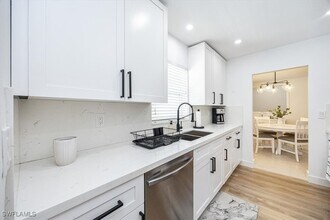 4126 Belair Ln in Naples, FL - Building Photo - Building Photo