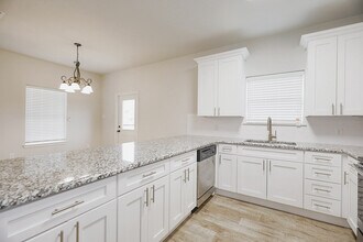 Northpark Townhomes in Springtown, TX - Foto de edificio - Building Photo