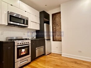 95 E 7th St in New York, NY - Building Photo - Building Photo