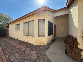 10745 W Ruth Ave in Peoria, AZ - Building Photo - Building Photo