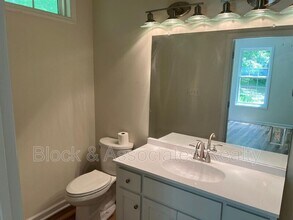 302 Edward Ct in Mebane, NC - Building Photo - Building Photo