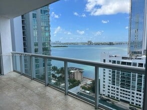 480 NE 30th St, Unit 1803 in Miami, FL - Building Photo - Building Photo