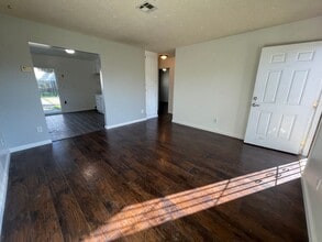 424 S Walnut Ave in Ripon, CA - Building Photo - Building Photo