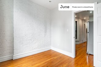 826 Ninth Ave in New York, NY - Building Photo - Building Photo