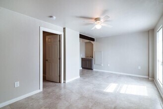 5327 Bell St-Unit -2 in Houston, TX - Building Photo - Building Photo