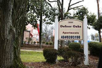 Defoor Oak in Atlanta, GA - Foto de edificio - Building Photo