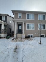 20821-2019A 19A Ave NW in Edmonton, AB - Building Photo