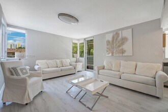 1532 Drexel Ave in Miami Beach, FL - Building Photo - Building Photo