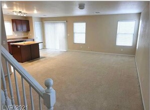 9541 Golden Scots Ct in Las Vegas, NV - Building Photo - Building Photo