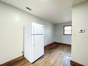 207 W 8th Ave in Hutchinson, KS - Building Photo - Building Photo