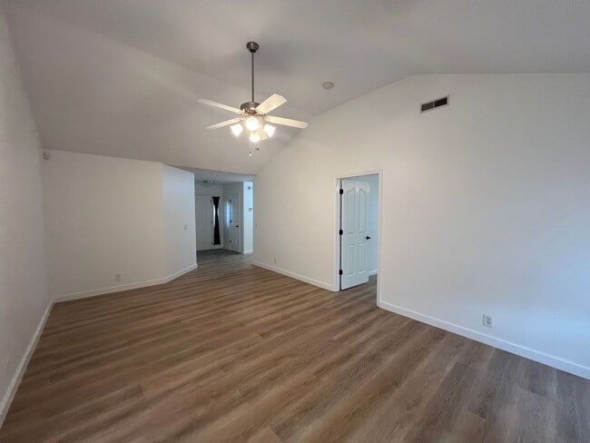 604 Ronnie Erwin Ln in La Vergne, TN - Building Photo - Building Photo