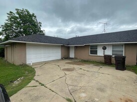 1408 E Park Blvd in Plano, TX - Building Photo