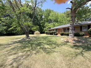 510 Willowbrook Rd in Greenwood, SC - Building Photo - Building Photo