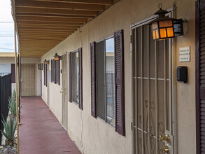 4 Unit Motel/Apartment in Desert Hot Springs, CA - Building Photo - Building Photo