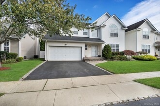172 Cranberry Ct in Melville, NY - Building Photo - Building Photo