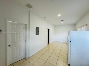 1330 NW 5th St in Miami, FL - Building Photo - Building Photo