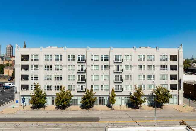 Maxwell Apartments in Indianapolis, IN - Foto de edificio - Building Photo