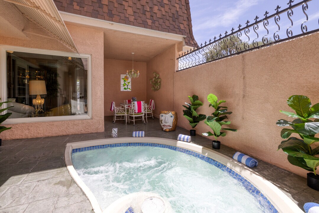 1317 E Saint Louis Ave, Unit A in Las Vegas, NV - Foto de edificio
