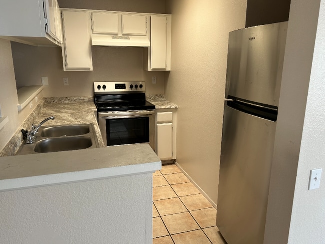 2782 Broadway, Unit 307 in San Diego, CA - Building Photo - Building Photo