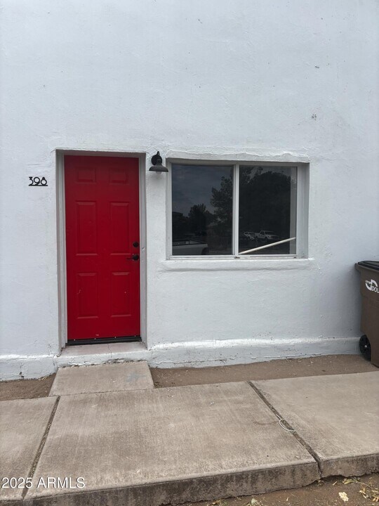 398 E Ave in Douglas, AZ - Foto de edificio
