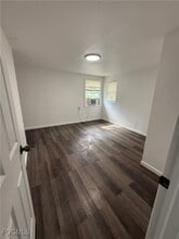 420 Fairfax Dr in Ft. Myers, FL - Foto de edificio - Building Photo