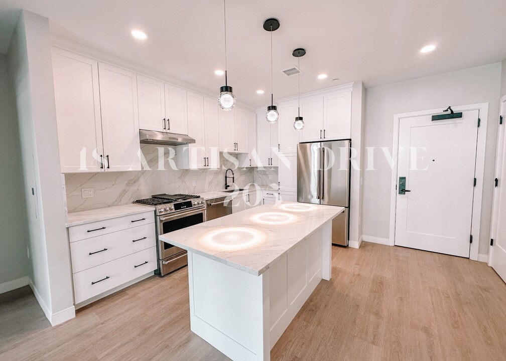 18 Artisan Dr, Unit 205 in Salem, NH - Building Photo