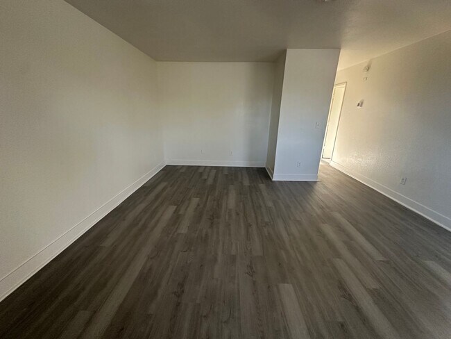 1948 Country Club Ct-Unit -#3 in Marysville, CA - Building Photo - Building Photo