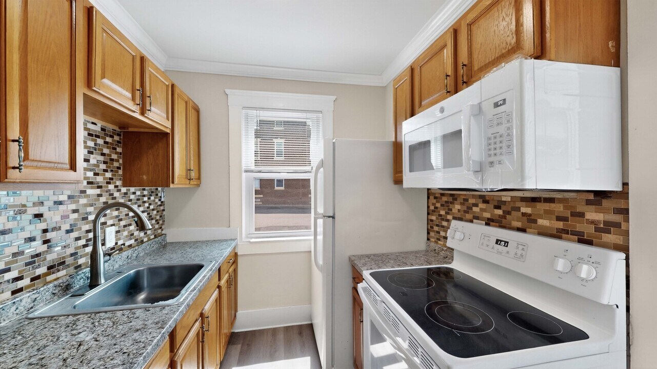 8 Ropes St, Unit 1T in Salem, MA - Building Photo