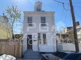 208 Liberty Ct in York, PA - Building Photo