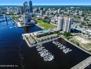 400 E Bay St in Jacksonville, FL - Building Photo - Building Photo