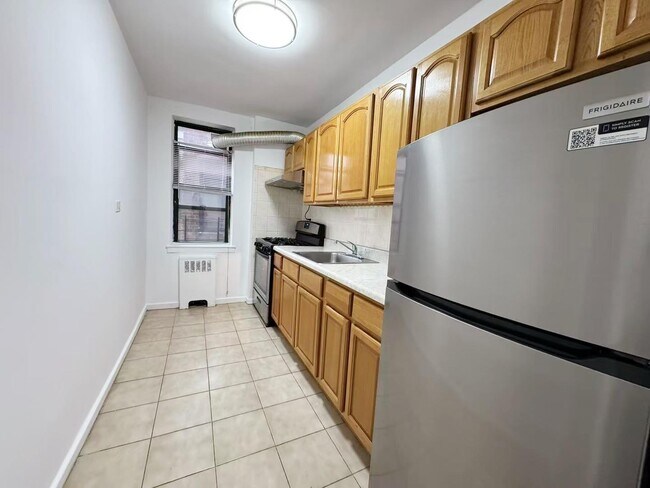 144-50 38th Ave in Queens, NY - Building Photo - Building Photo