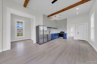 1219 Muncey St, Unit 2 Bedroom 57 in San Antonio, TX - Building Photo - Building Photo