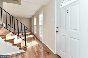 9766 Oleander Ave in Vienna, VA - Building Photo