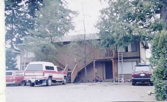 6932 Rainier Dr in Everett, WA - Building Photo