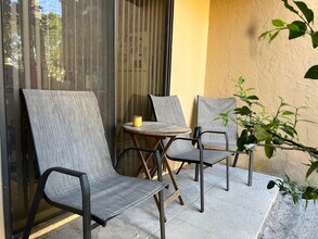 403 Lakeview Dr E in Royal Palm Beach, FL - Building Photo - Building Photo