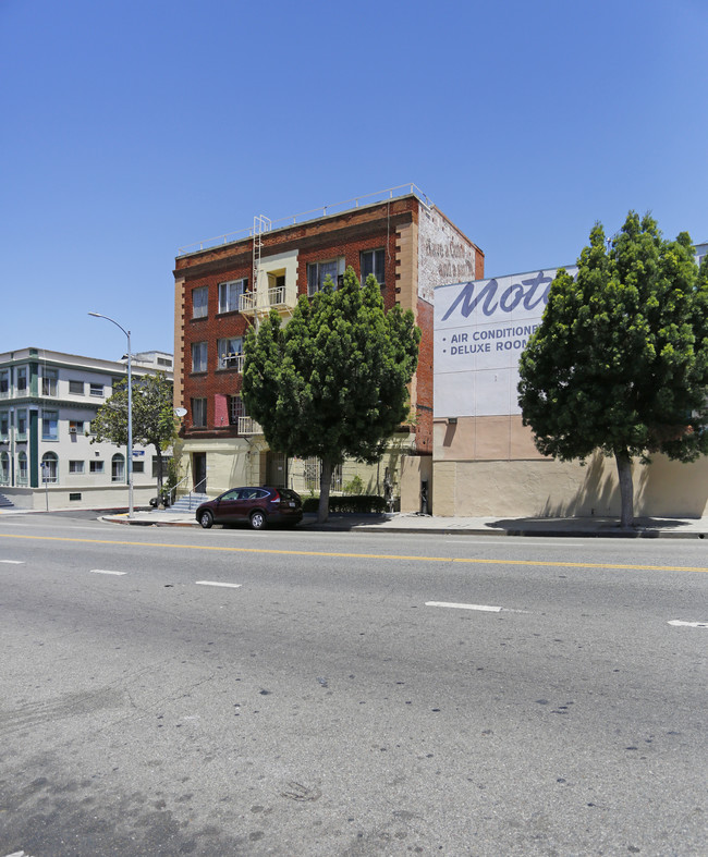 2795 W 8th St in Los Angeles, CA - Building Photo - Building Photo