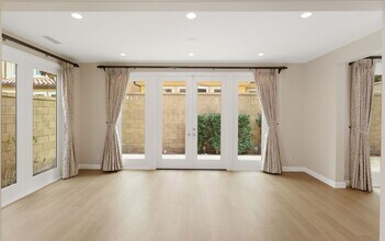 86 Cipresso in Irvine, CA - Foto de edificio - Building Photo