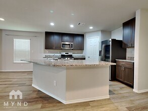 4242 Stuebner Hl Dr in Houston, TX - Foto de edificio - Building Photo