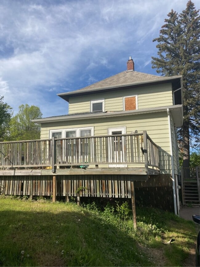 917 N 11th Ave E in Duluth, MN - Building Photo - Building Photo