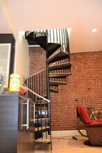 1203 Beacon St, Unit 4 in Brookline, MA - Building Photo - Building Photo