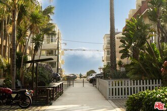 39 Catamaran St in Los Angeles, CA - Foto de edificio - Building Photo