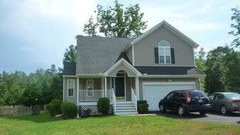 9237 Scotts Bluff Ln in Chesterfield, VA - Building Photo