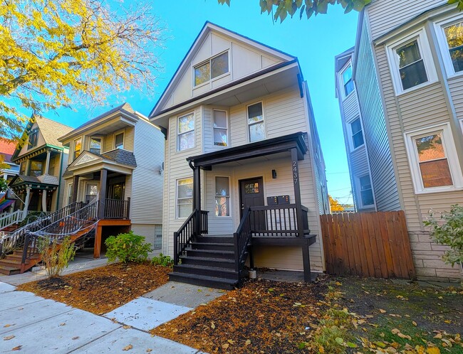 property at 2437 W Leland Ave