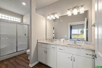 21051 Polk St in Elkhorn, NE - Building Photo - Building Photo